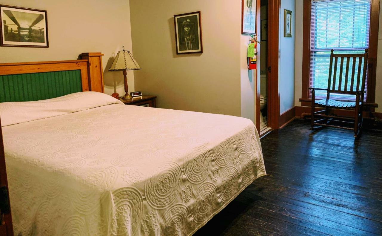 Lakeside Inn المظهر الخارجي الصورة